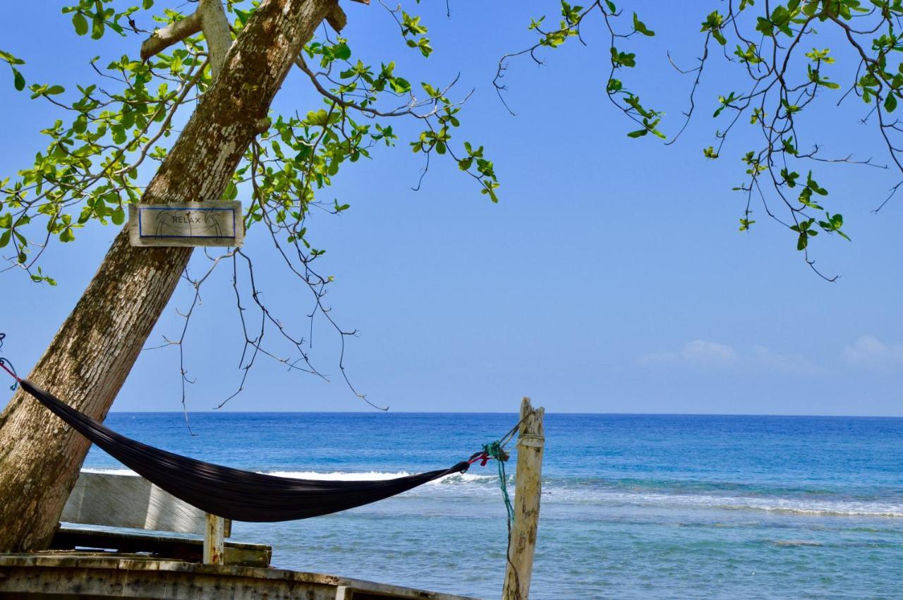 Pristine Paradise Dive Resort - Togean Islands, Una Una Pulau Unauna Zewnętrze zdjęcie