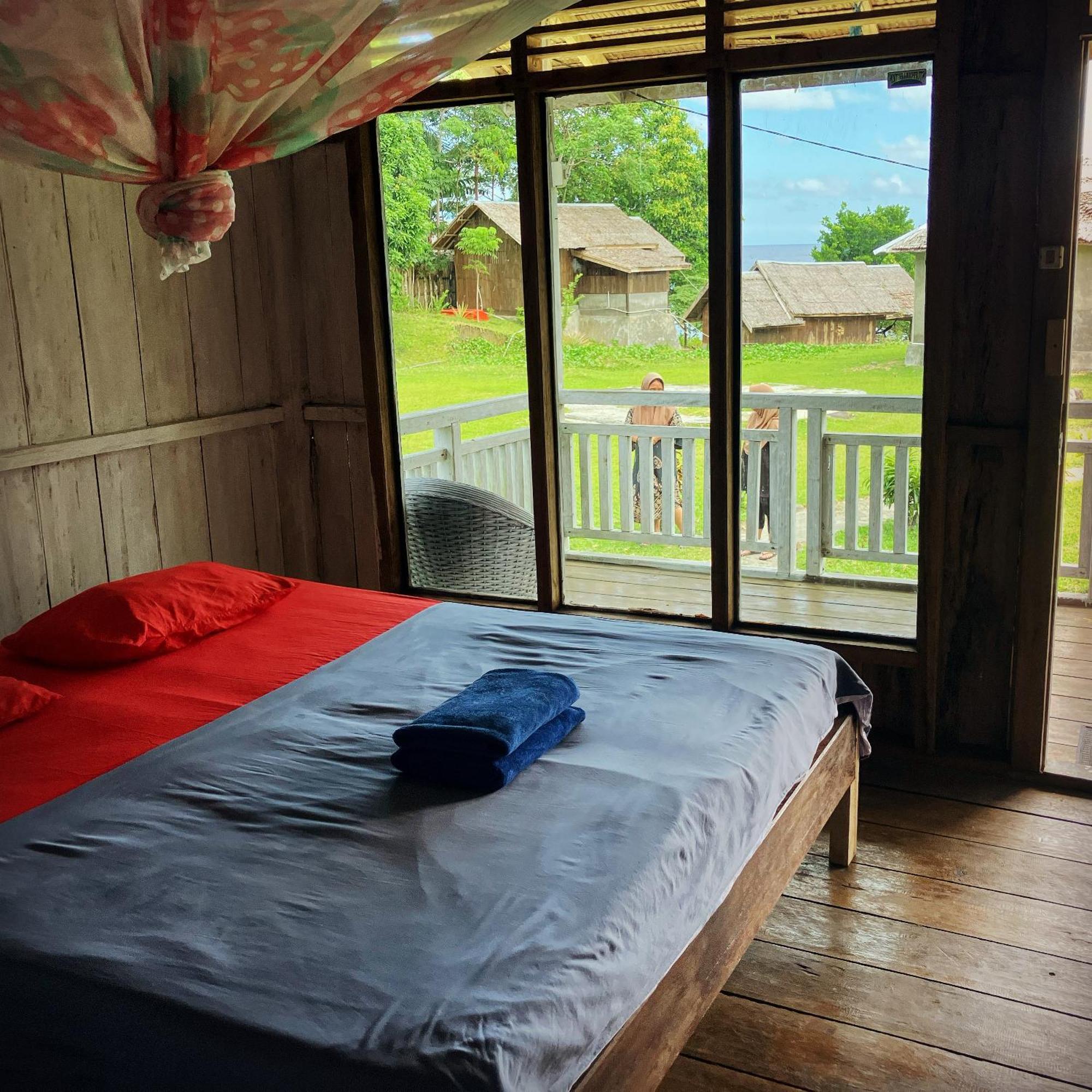 Pristine Paradise Dive Resort - Togean Islands, Una Una Pulau Unauna Zewnętrze zdjęcie