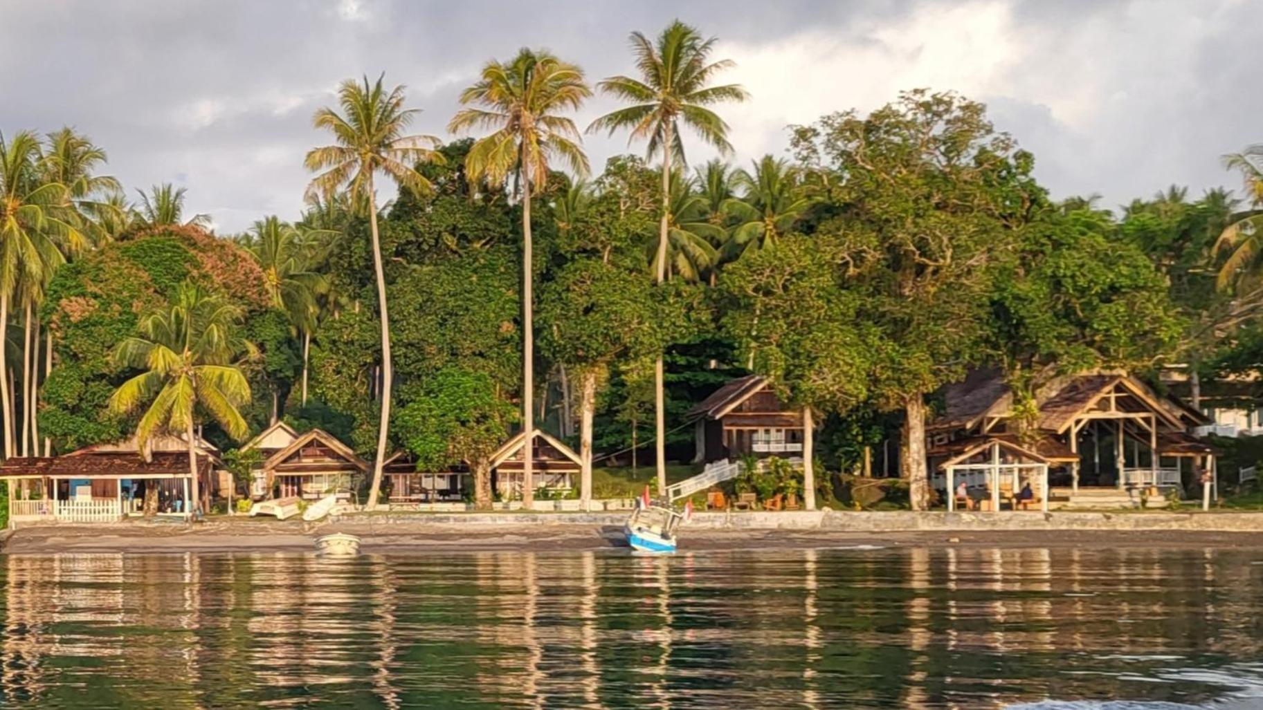 Pristine Paradise Dive Resort - Togean Islands, Una Una Pulau Unauna Zewnętrze zdjęcie