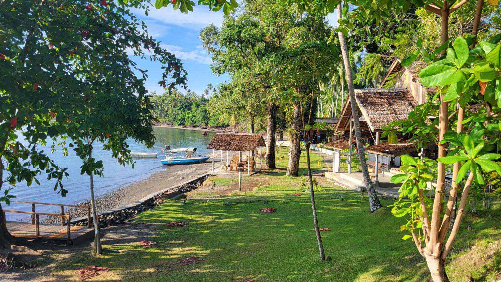 Pristine Paradise Dive Resort - Togean Islands, Una Una Pulau Unauna Zewnętrze zdjęcie