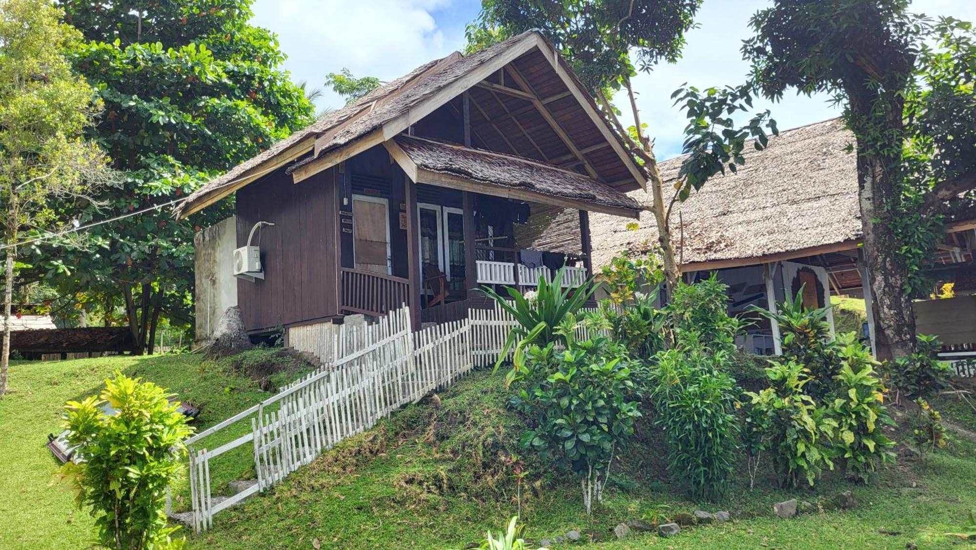 Pristine Paradise Dive Resort - Togean Islands, Una Una Pulau Unauna Zewnętrze zdjęcie