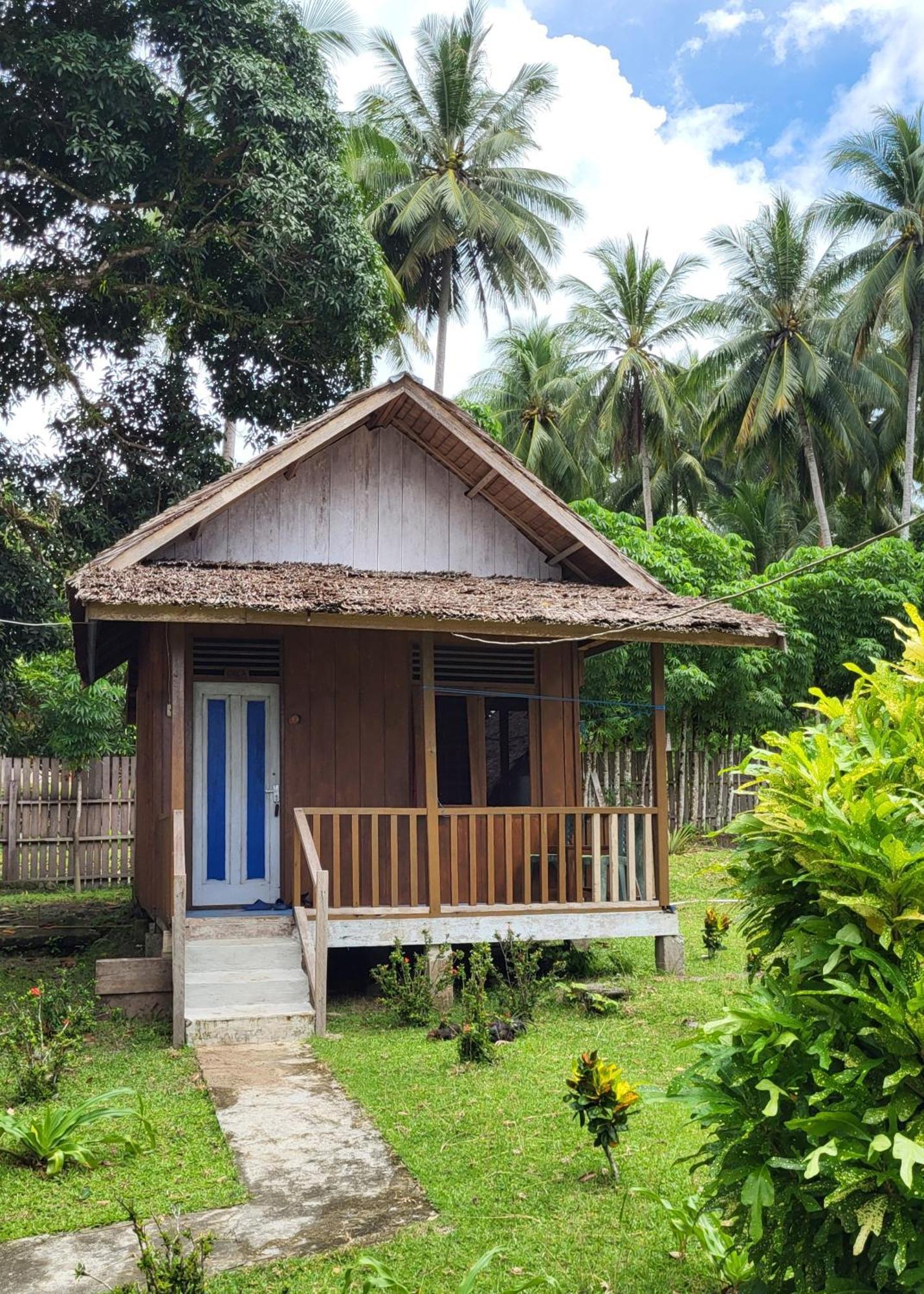 Pristine Paradise Dive Resort - Togean Islands, Una Una Pulau Unauna Zewnętrze zdjęcie